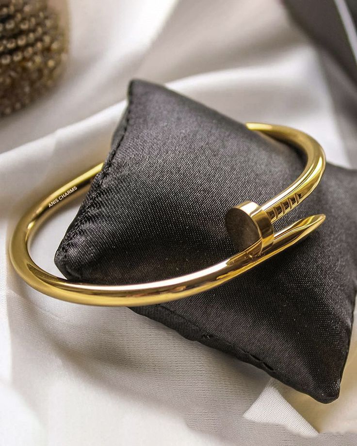๐ Gold Nail Bracelet โ Cartier Inspired, Anti-Tarnish