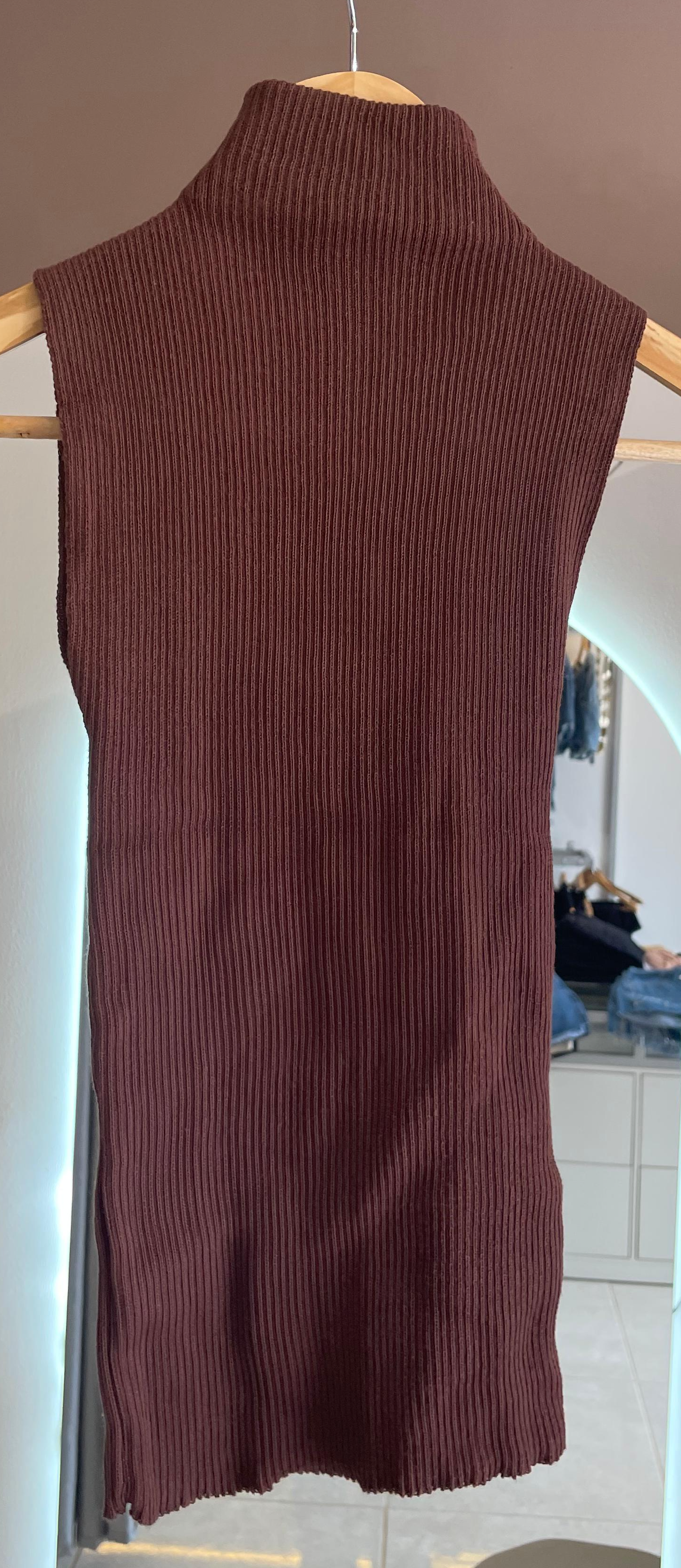 BLUSA S/MANGA CANELADO