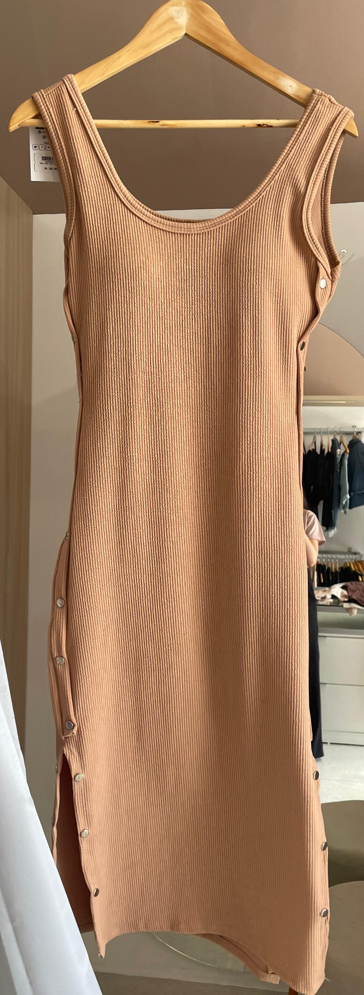 VESTIDO MIDI LISO ANARRUGA