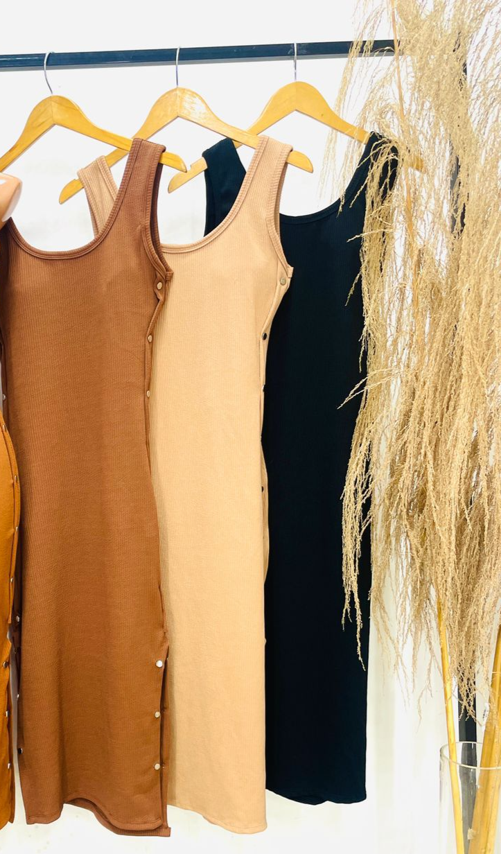 VESTIDO MIDI LISO ANARRUGA