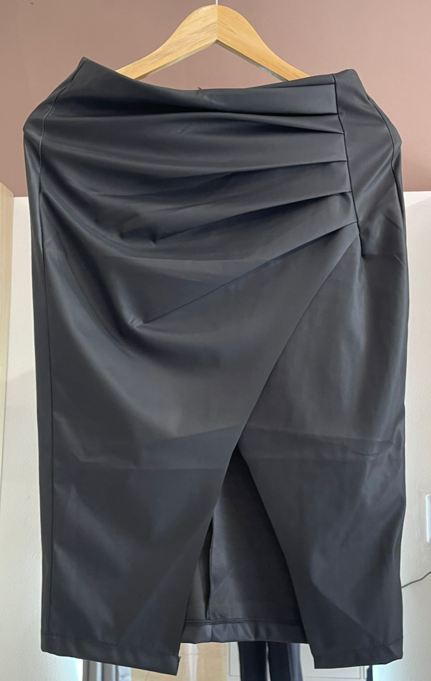 SAIA MIDI COURO PRETO