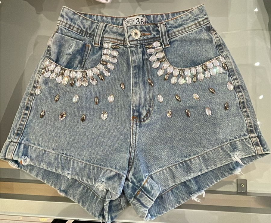 SHORT PEDRAS JEANS
