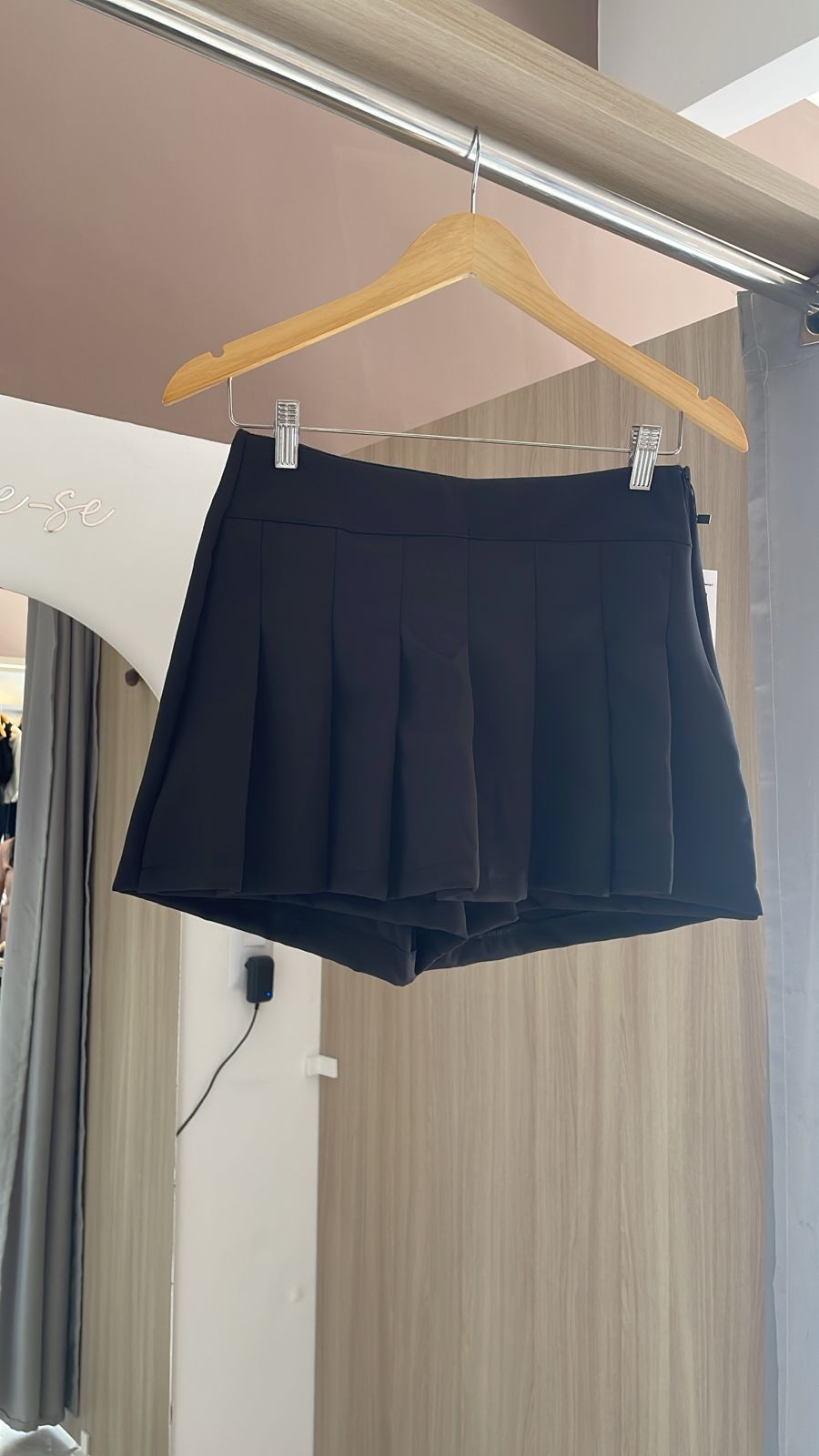 SHORT SAIA PLISSADA ALFAIATARIA