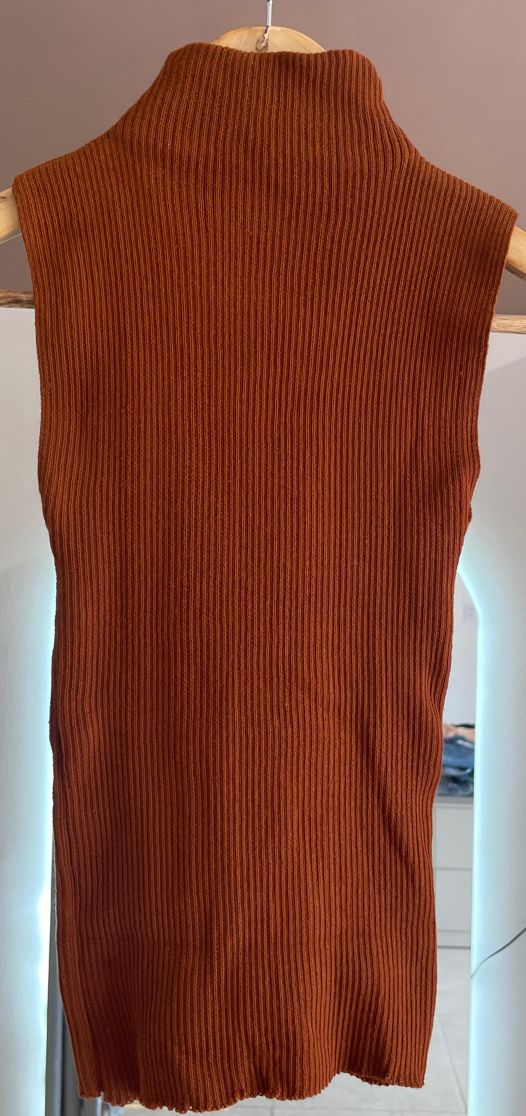 BLUSA S/MANGA CANELADO