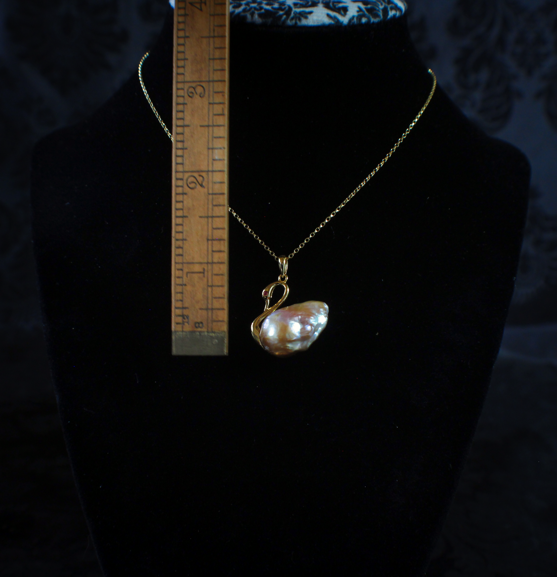 The Velvet Swan Necklace