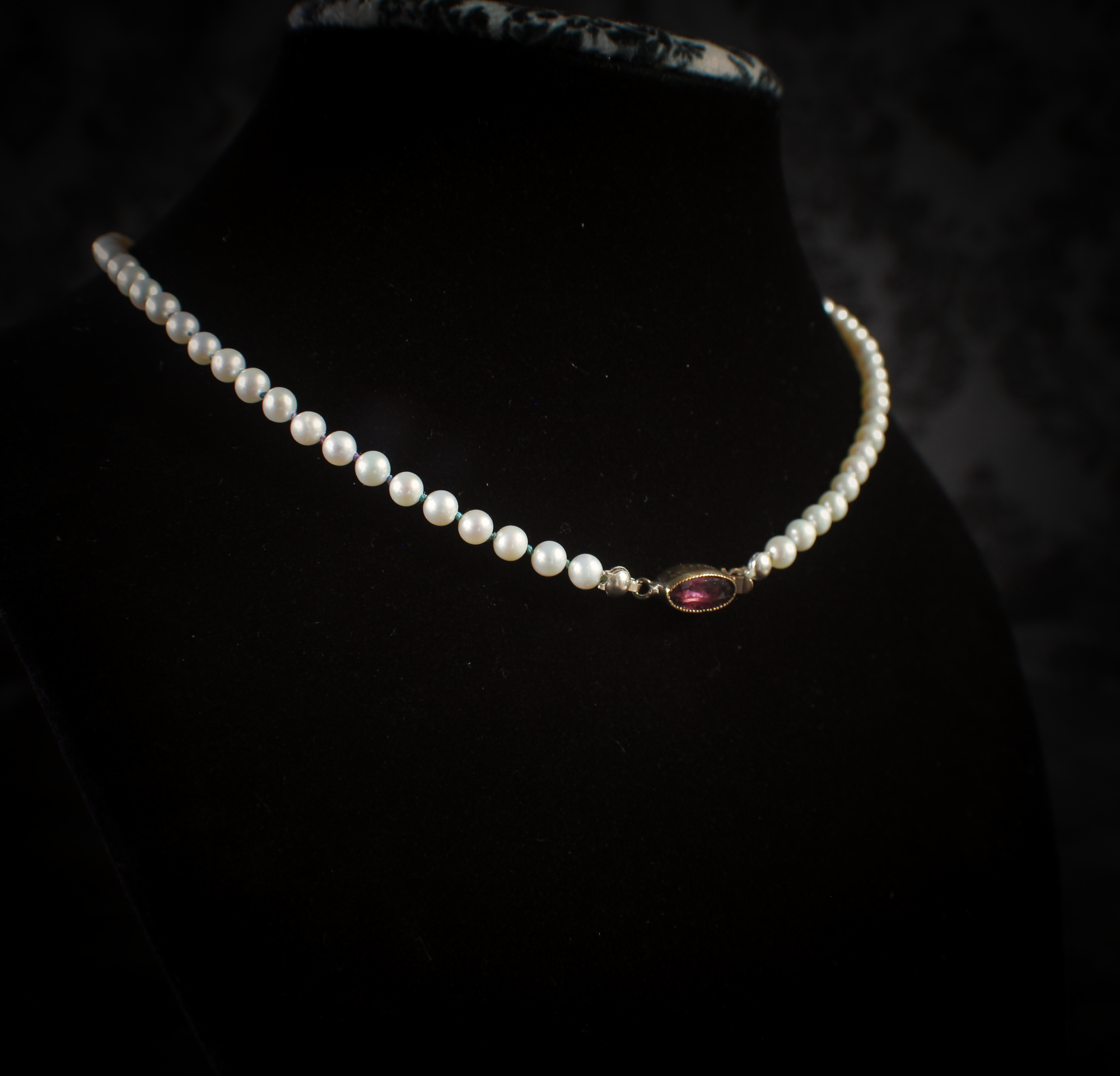 Look Twice Pearl Strand