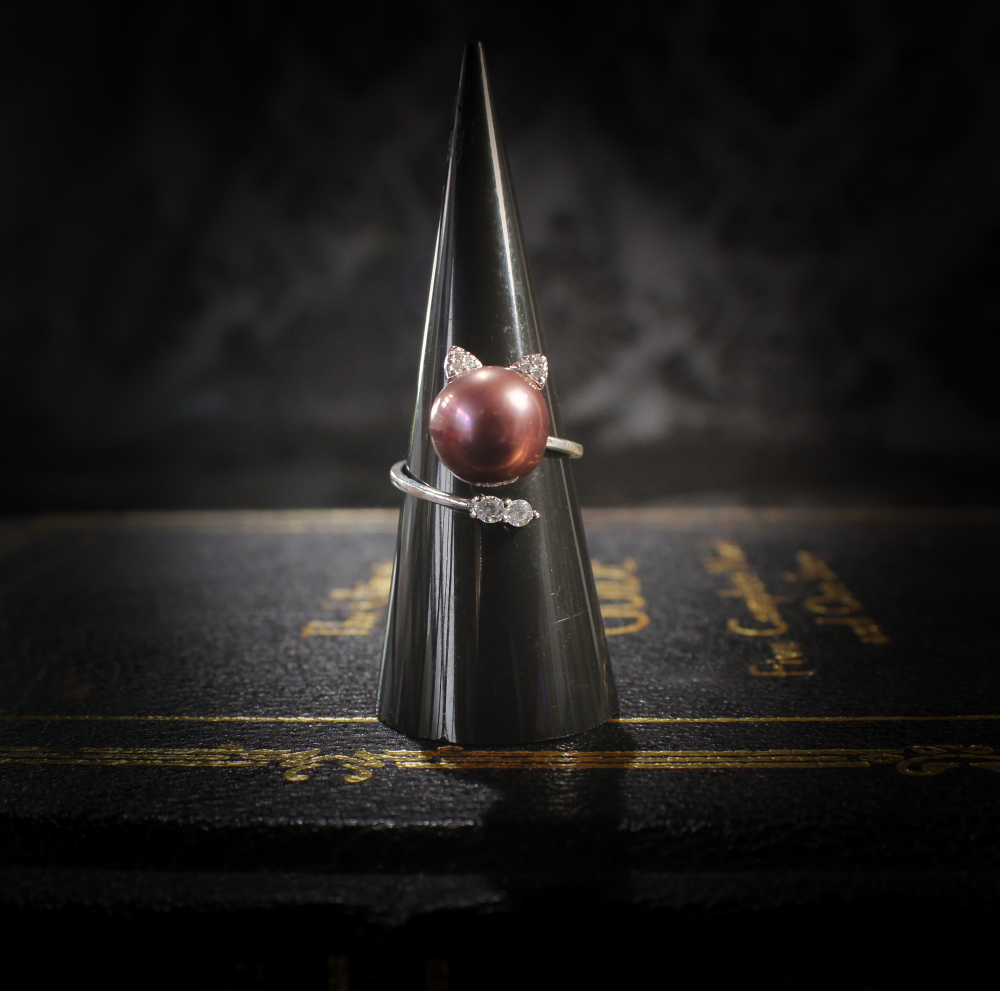 A Purr In Nocturne Ring