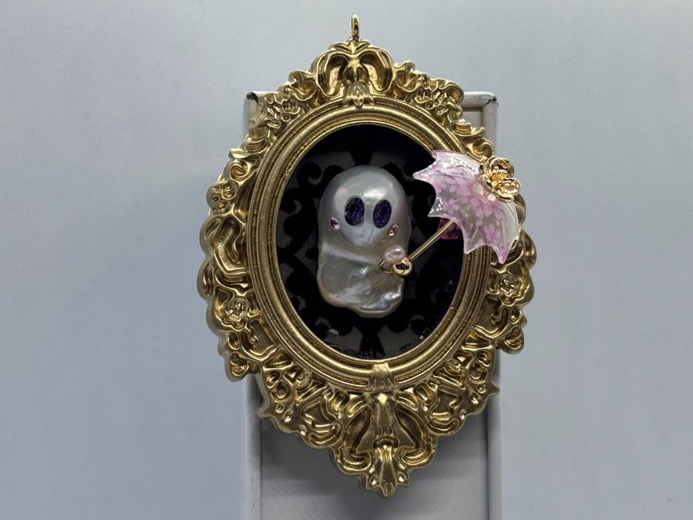 Ghost Pearl Decor