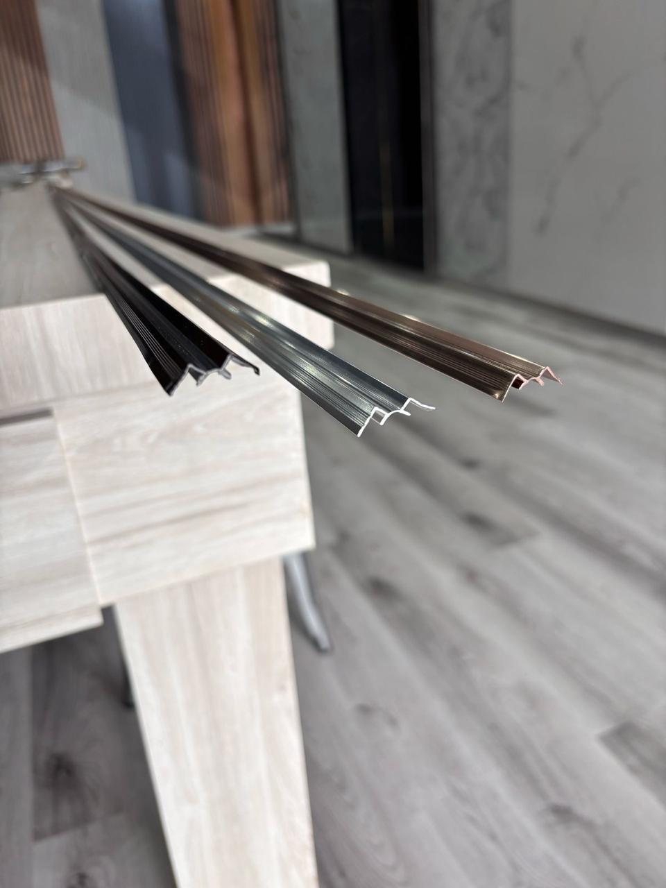 ESQUINERO INTERNO DE ALUMINIO PARA LÁMINAS