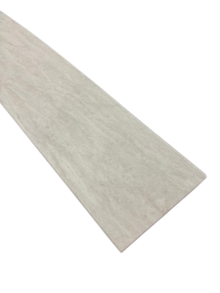 PISO SPC CALIZA, 18,2cm X 1,22m , 5mm de grosor, hule IXPE de 1mm incluido, capa de desgaste ,5mm, no requiere pegamento