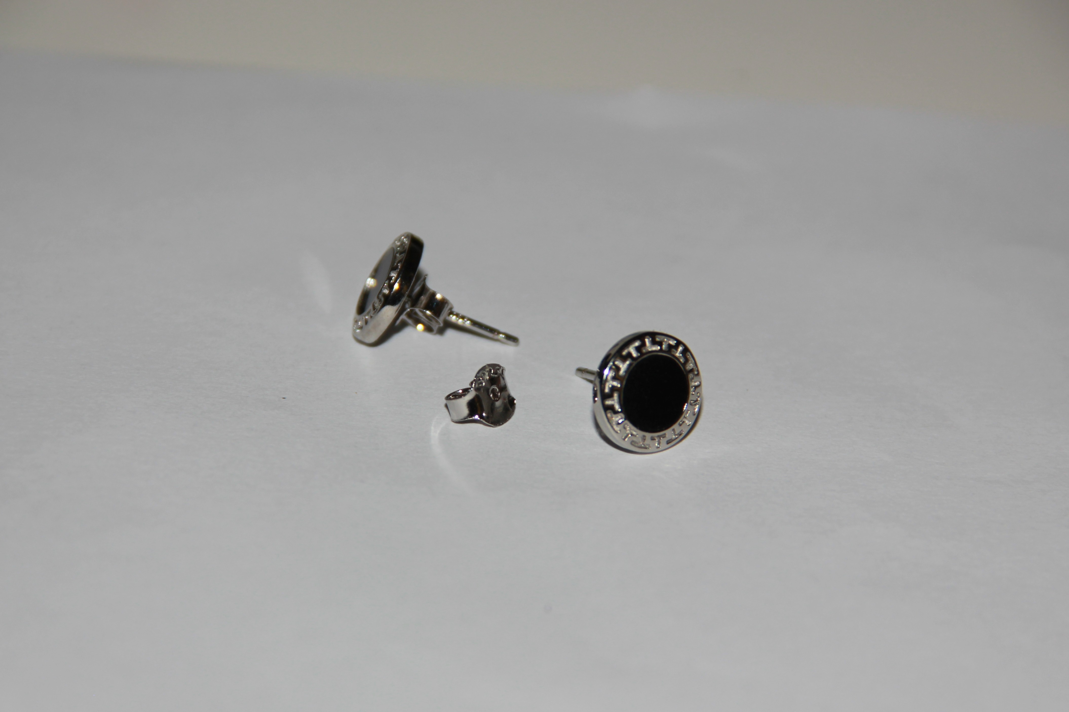 Pendientes Negros Con Borde Greca
