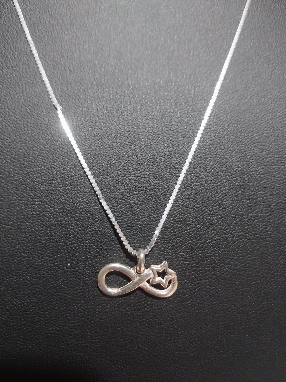 Collar infinito con estrella de plata