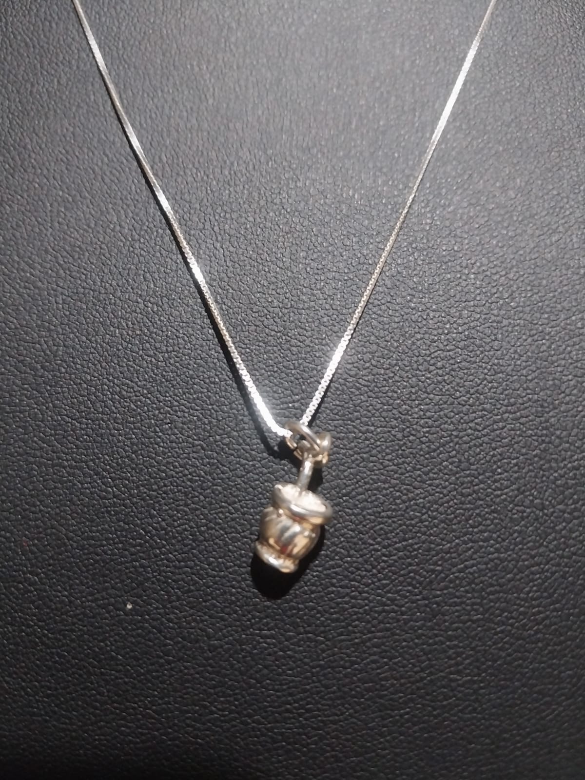 Collar de plata con dije Mate