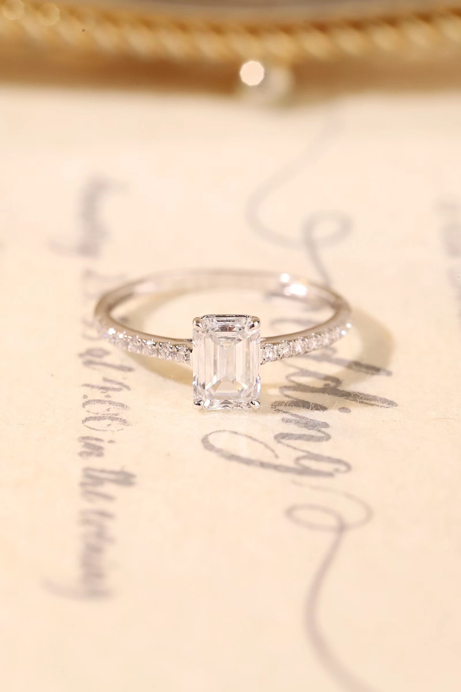 1.13ct Emerald Cut Diamond Ring Laboratory Environmentally friendly Cultivation Diamond CVD 10k Gold (41.6%) HL-R5227