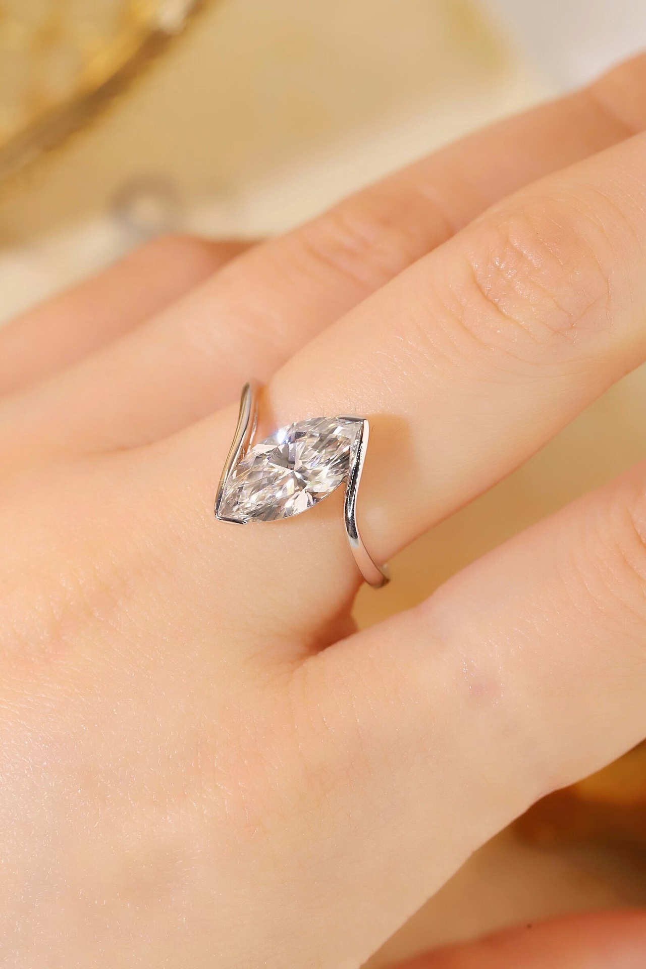 2ct Lab Grown Marquise Cut Diamond Bezel Corner Ring | Z-HL-R5258