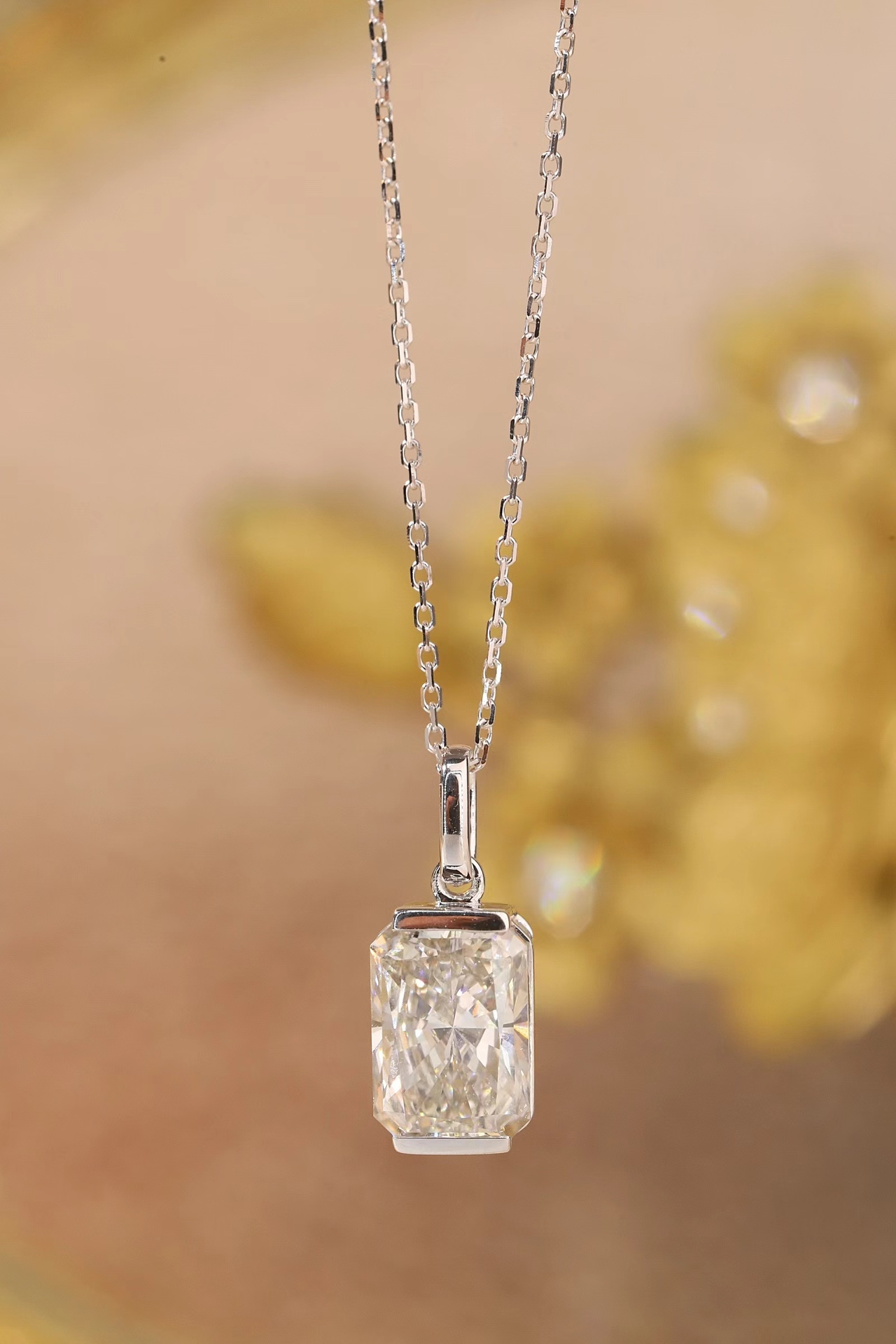 Modern Grace · 2ct Radiant Cut Lab Grown Diamond Pendant in 10K Gold | Z-HL-P5261