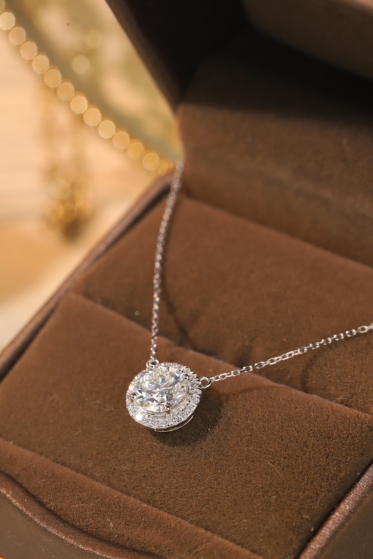 Radiant Halo · 1ct Lab Grown Diamond Pendant with 0.12ct Accent | Z-D-N5257-1 