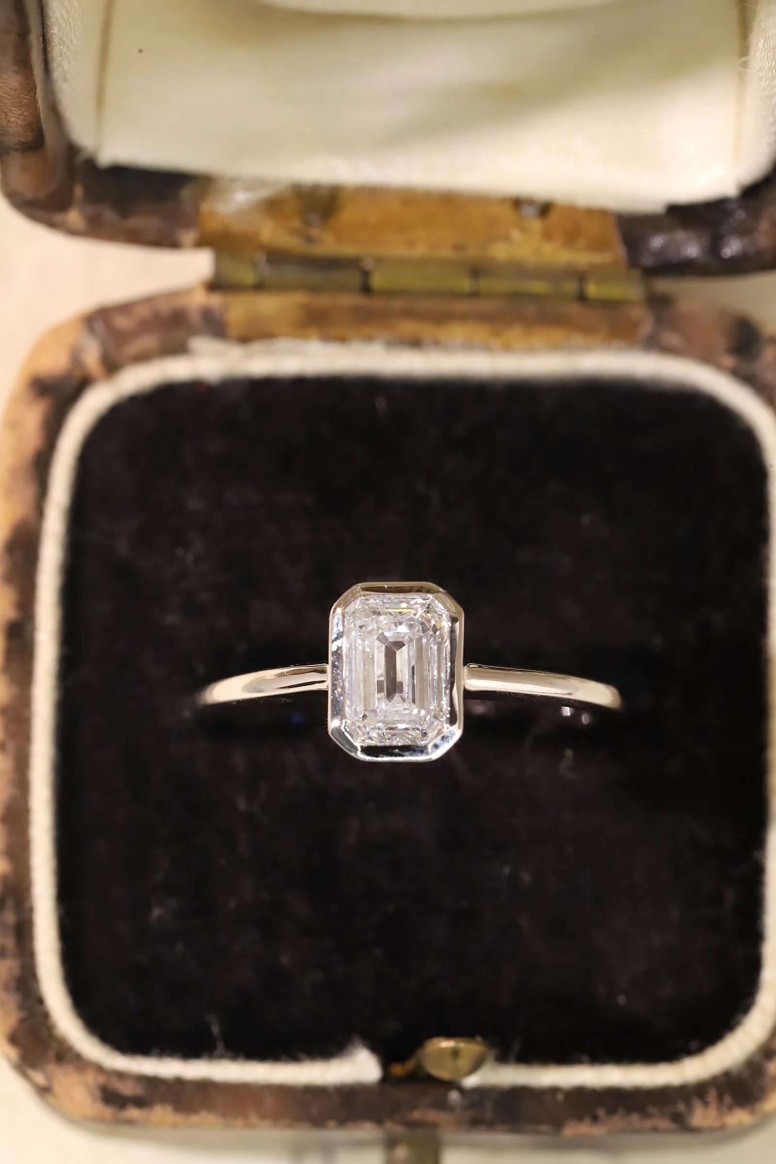 1-carat emerald-cut diamond ring, 10k gold setting with cultivated diamonds, Z-HL-R5225