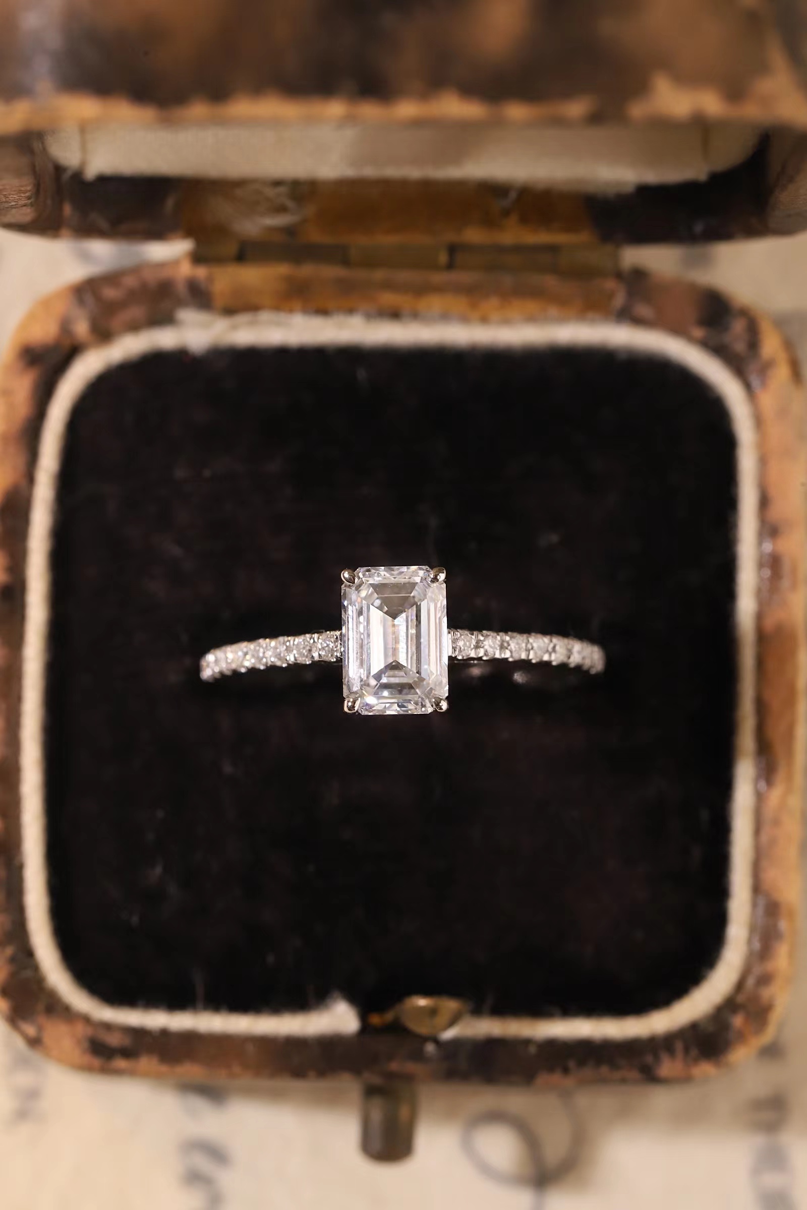 1.13ct Emerald Cut Diamond Ring Laboratory Environmentally friendly Cultivation Diamond CVD 10k Gold (41.6%) HL-R5227