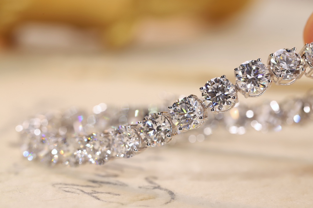 Luxury Brilliance · 26ct Lab Grown Diamond Tennis Bracelet | D-B0986 