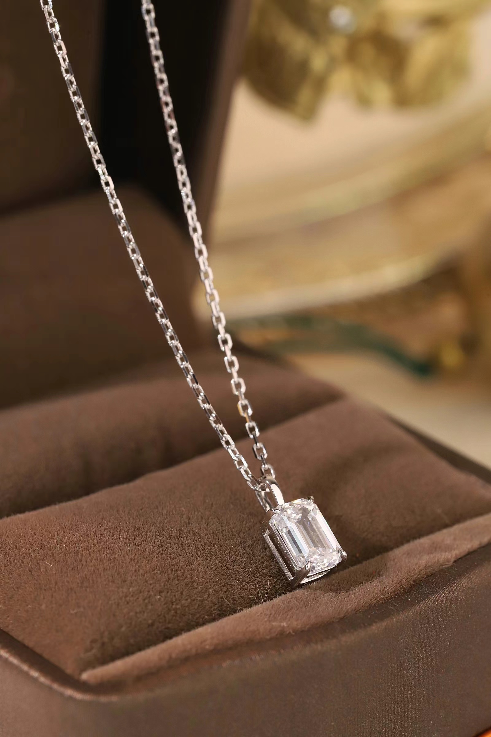 1 carat emerald-cut diamond, 10k gold setting, cultivated diamond, Z-HL-P5226