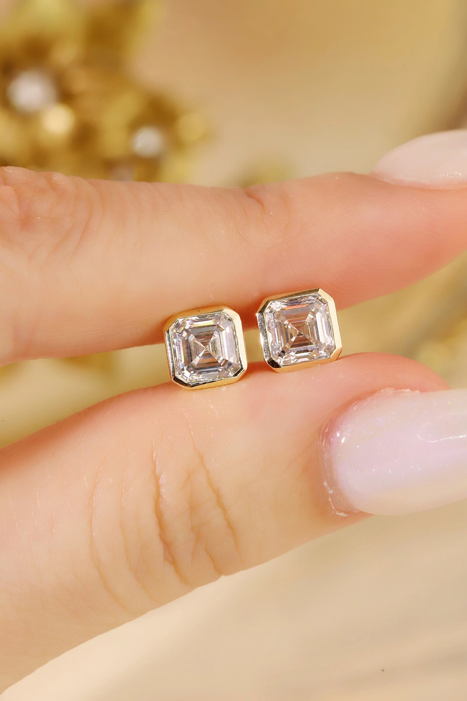 4-carat laboratory-grown diamond princess-cut stud earrings in 10k gold setting Z-HL-E5264