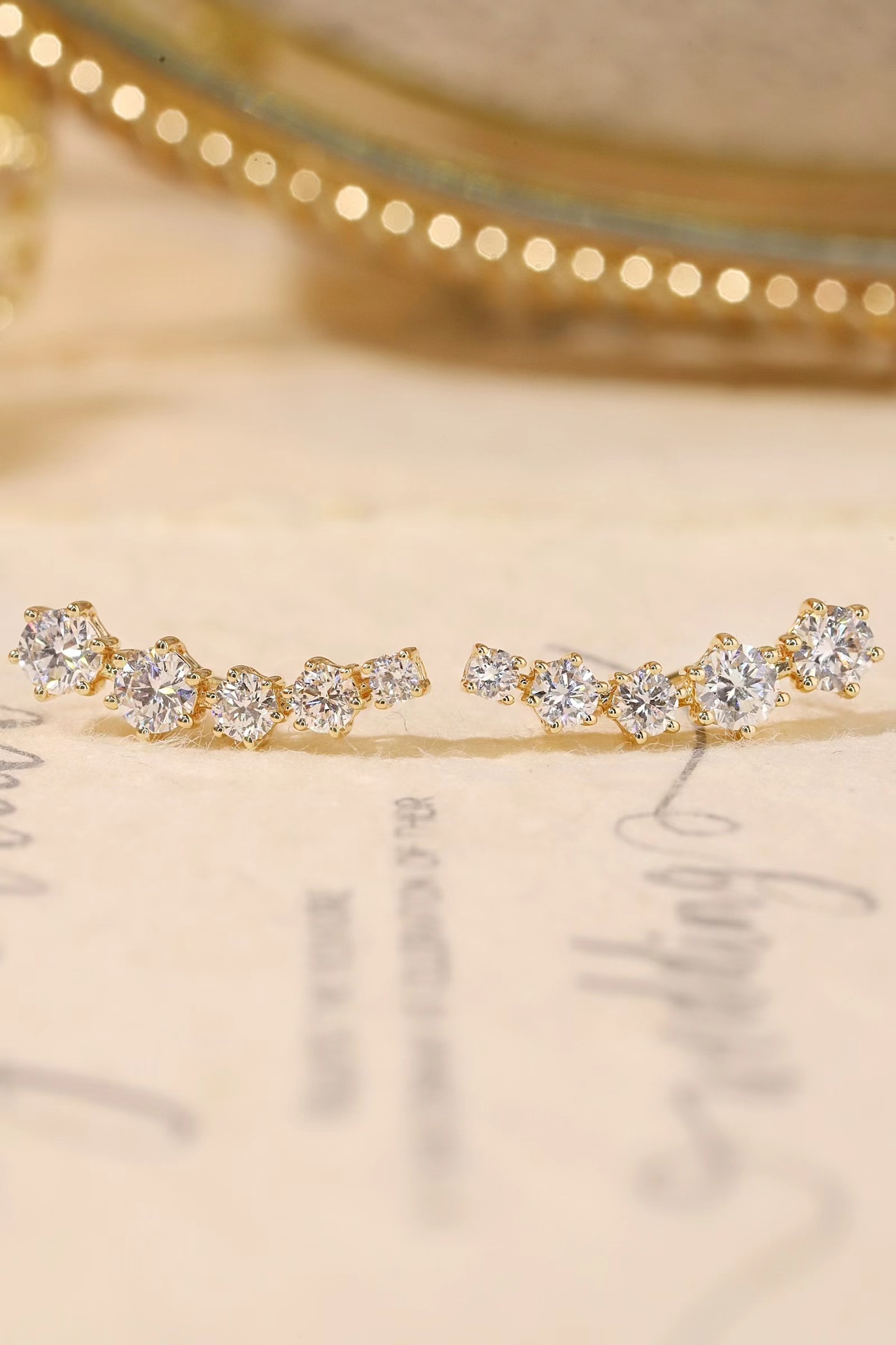 Smile Elegance · 1.8ct Lab Grown Diamond Gradient Stud Earrings | D-EL2386-1