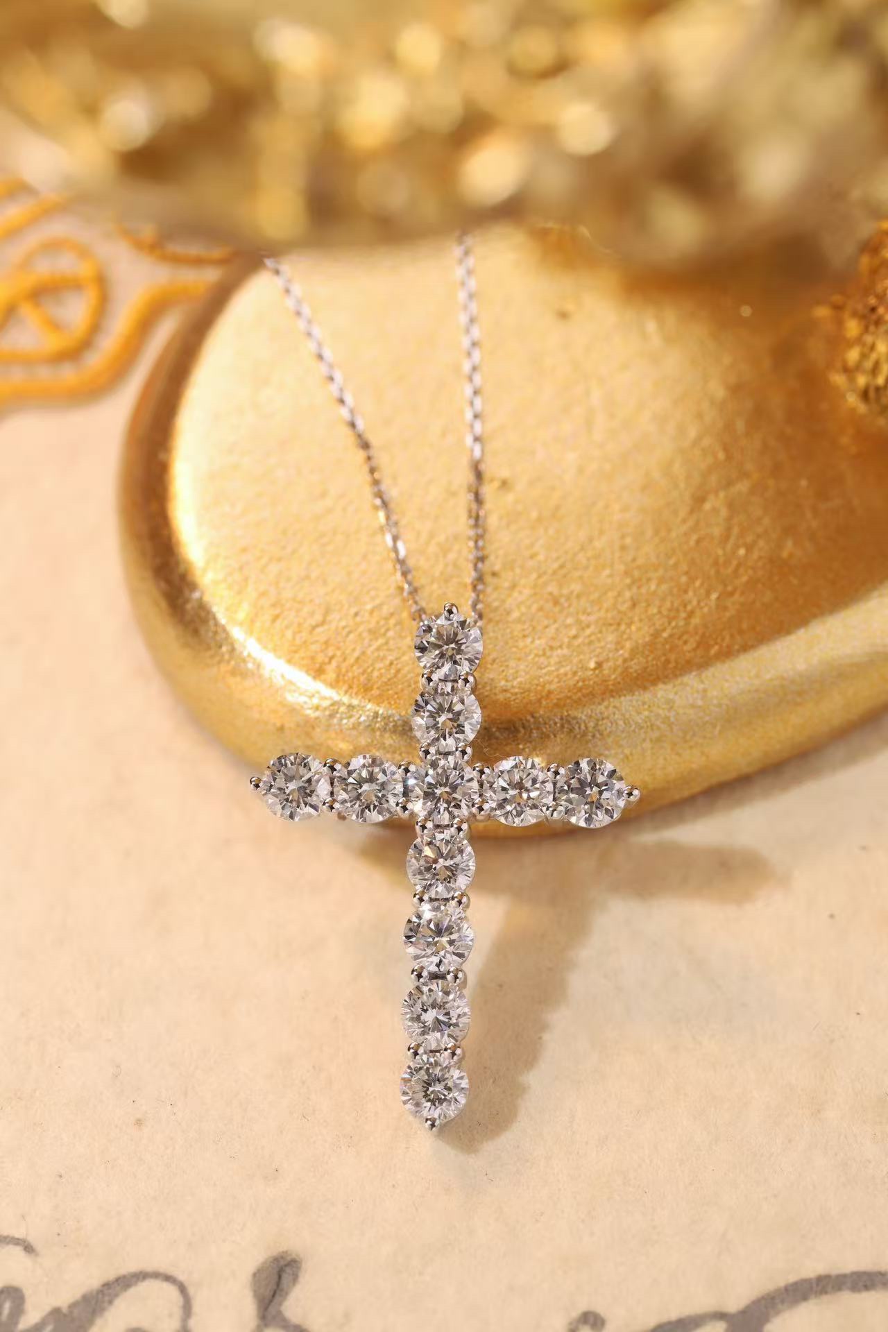 Faith & Light · 1ct Lab Grown Diamond Cross Necklace | HL-P1372-1