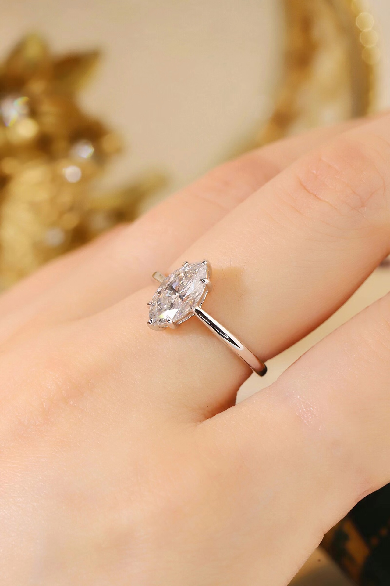 Graceful Sparkle · 1ct Marquise Cut Six-Prong Diamond Ring | Z-HL-R5245-1