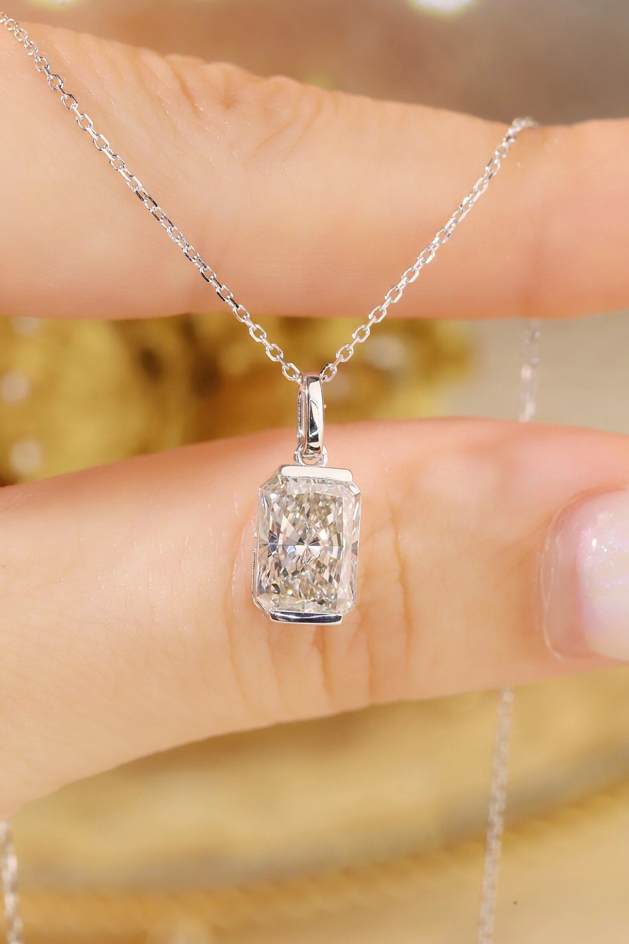 Modern Grace · 2ct Radiant Cut Lab Grown Diamond Pendant in 10K Gold | Z-HL-P5261