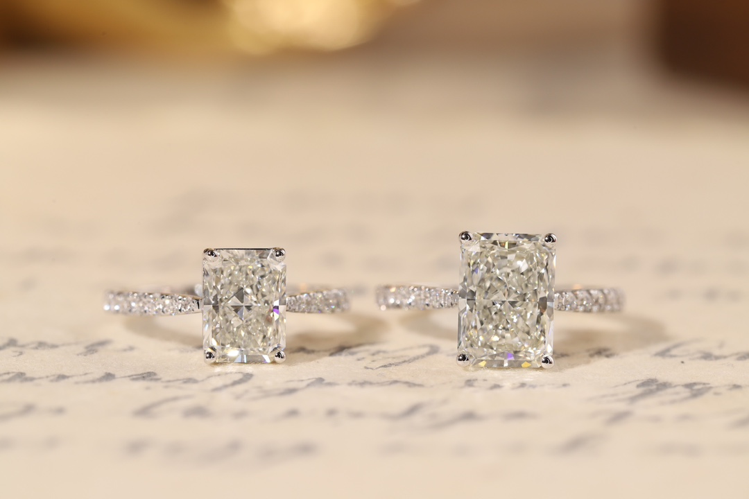 Timeless Radiance · 2ct Lab Grown Radiant Cut Diamond Ring with Accents | Z-HL-R5242-1