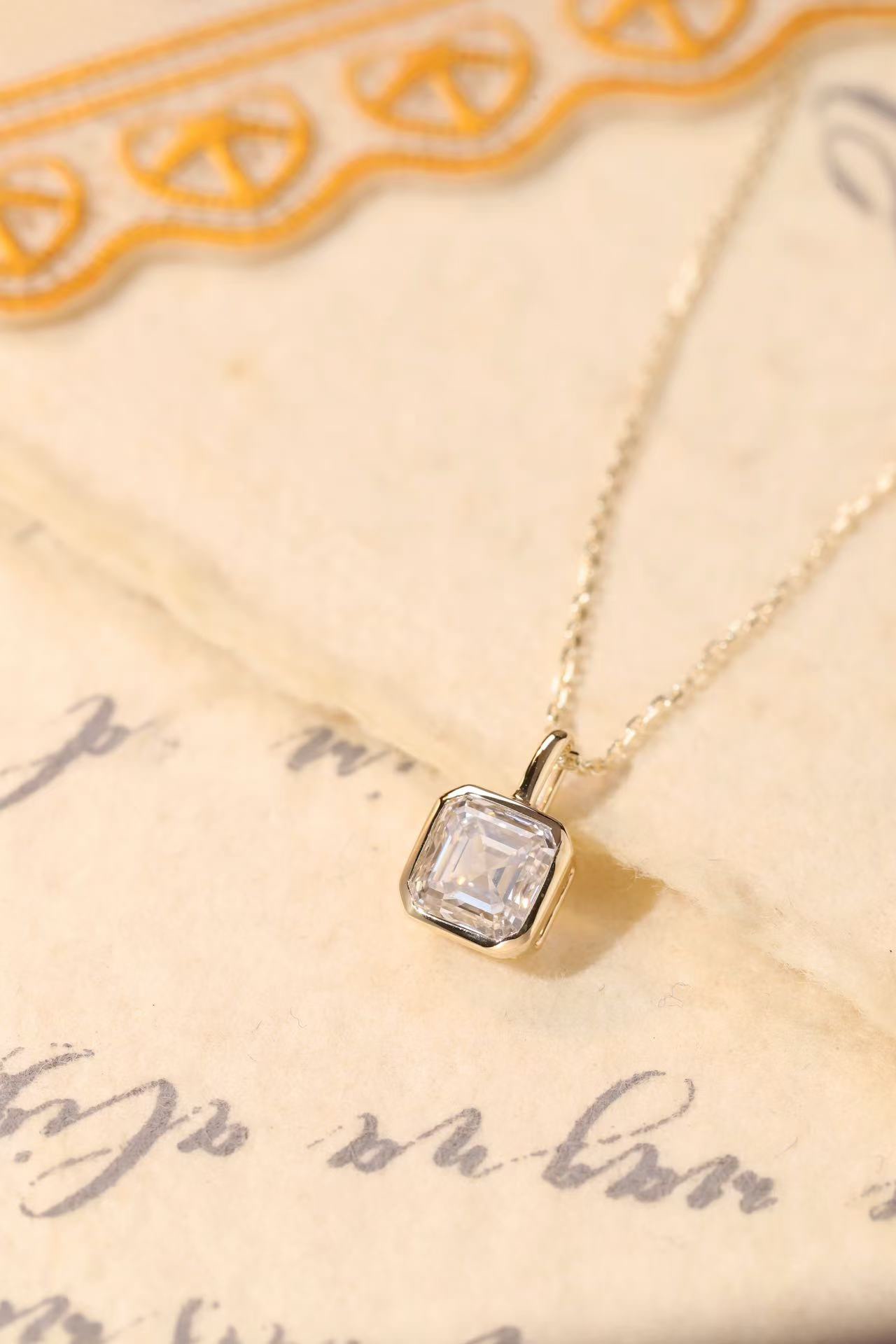 Modern Brilliance · 1ct Asscher Cut Lab Grown Diamond Bezel Necklace | Z-HL-P5264-1