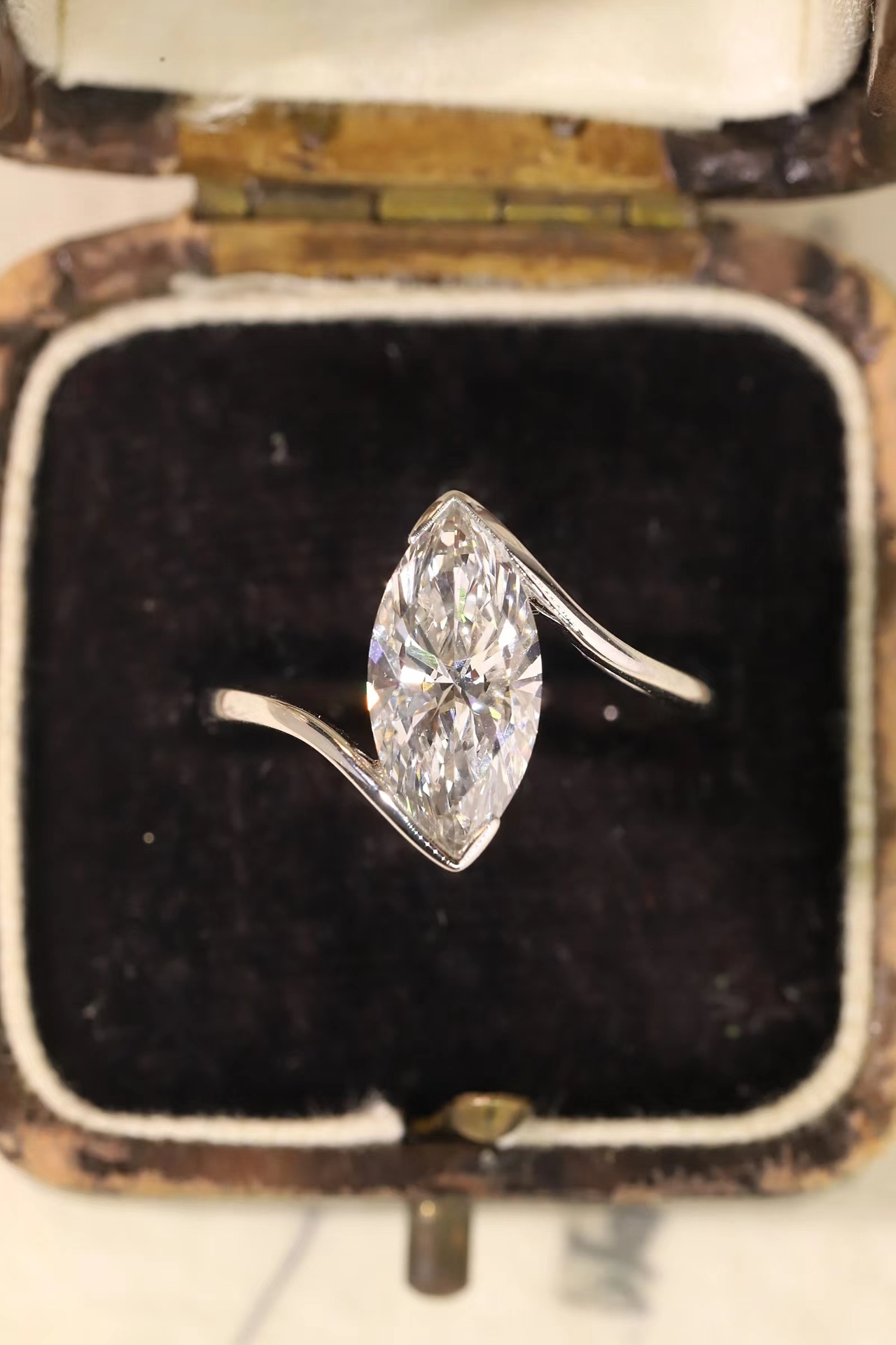 2ct Lab Grown Marquise Cut Diamond Bezel Corner Ring | Z-HL-R5258
