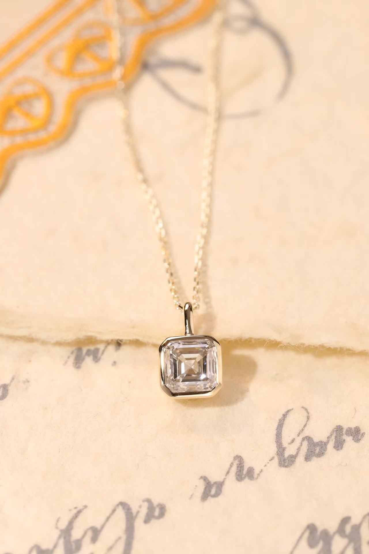 Modern Brilliance · 1ct Asscher Cut Lab Grown Diamond Bezel Necklace | Z-HL-P5264-1