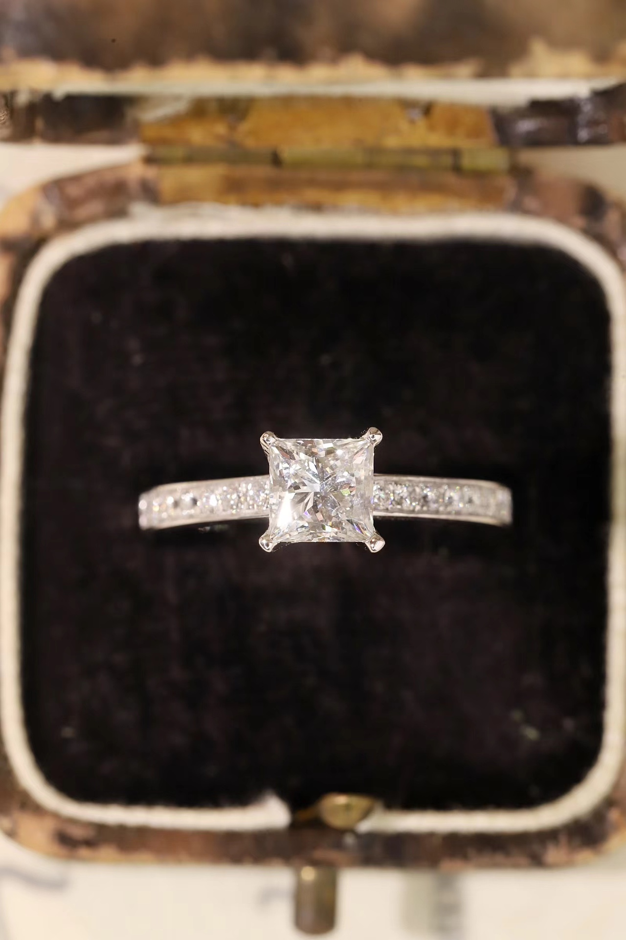 Princess Elegance · 1ct Lab Grown Princess Cut Diamond Ring with Accent Stones | (D-R4869-1)