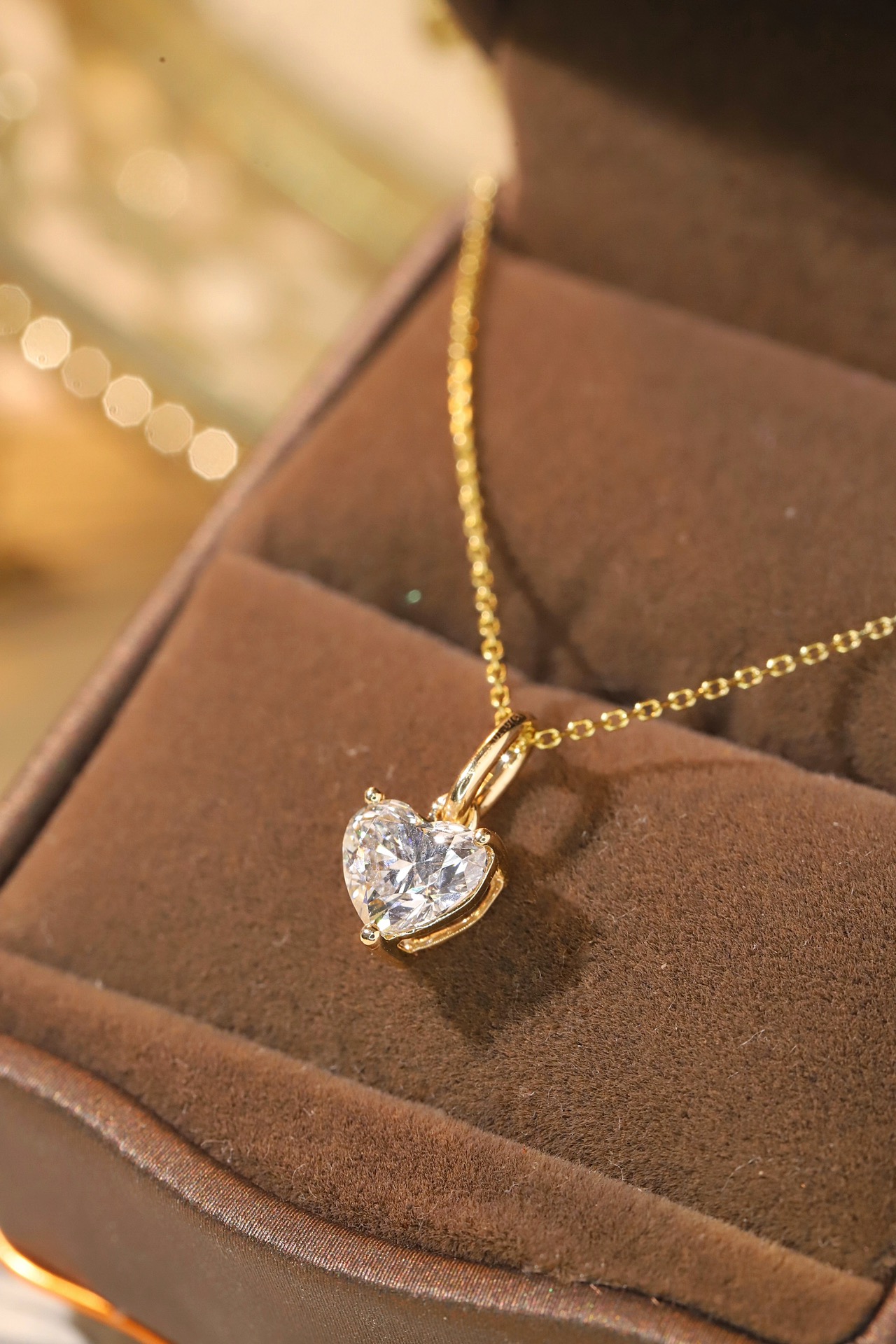 Heart of Love · 1ct Lab Grown Heart Cut Diamond 3-Prong Necklace | Z-D-P4994