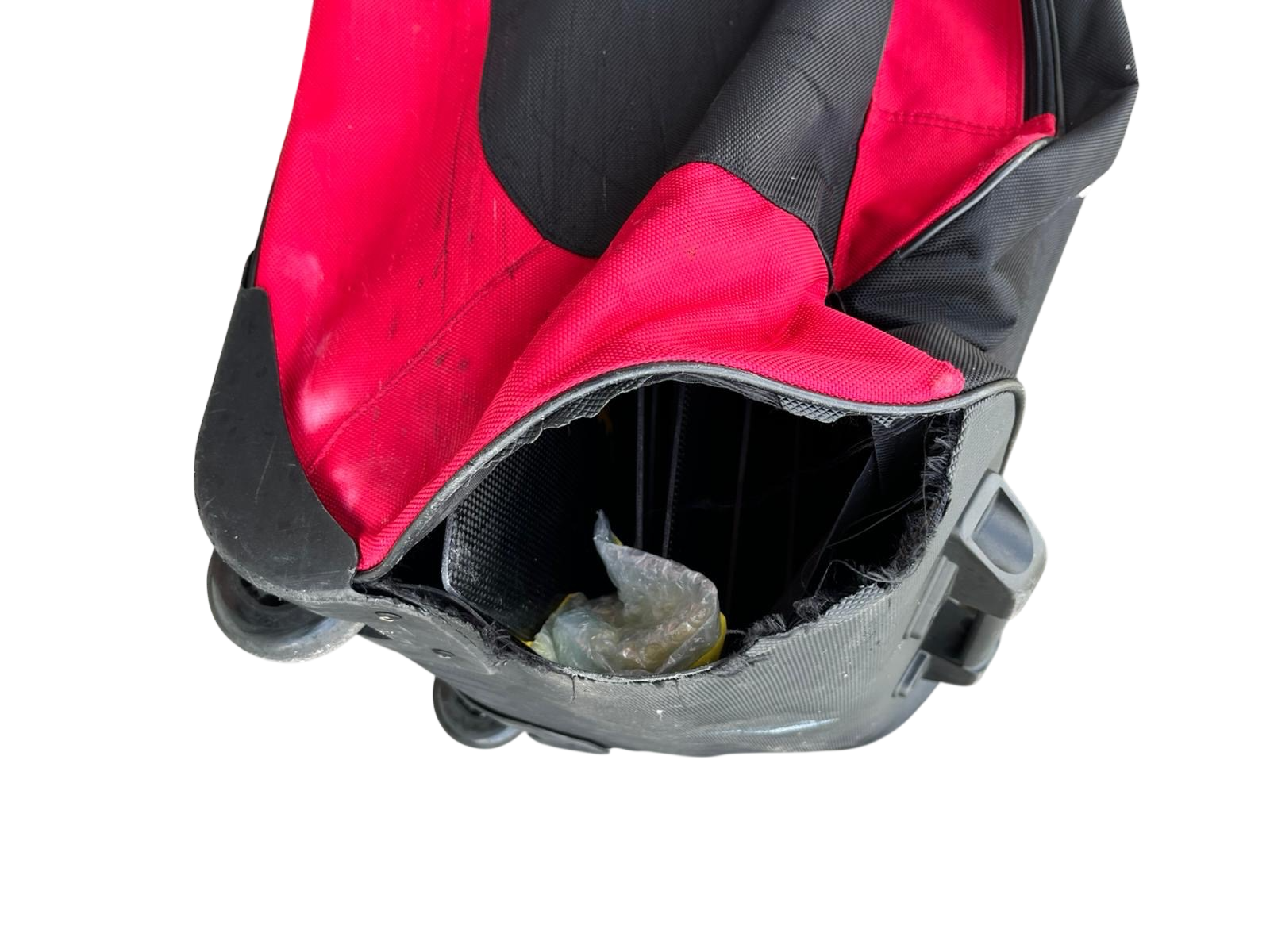 Sports Carrier Trolley Bag Tear Repair  運動拉桿袋底部破損位置