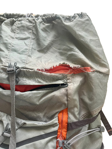 背囊布料破損 Backpack Fabric Tear