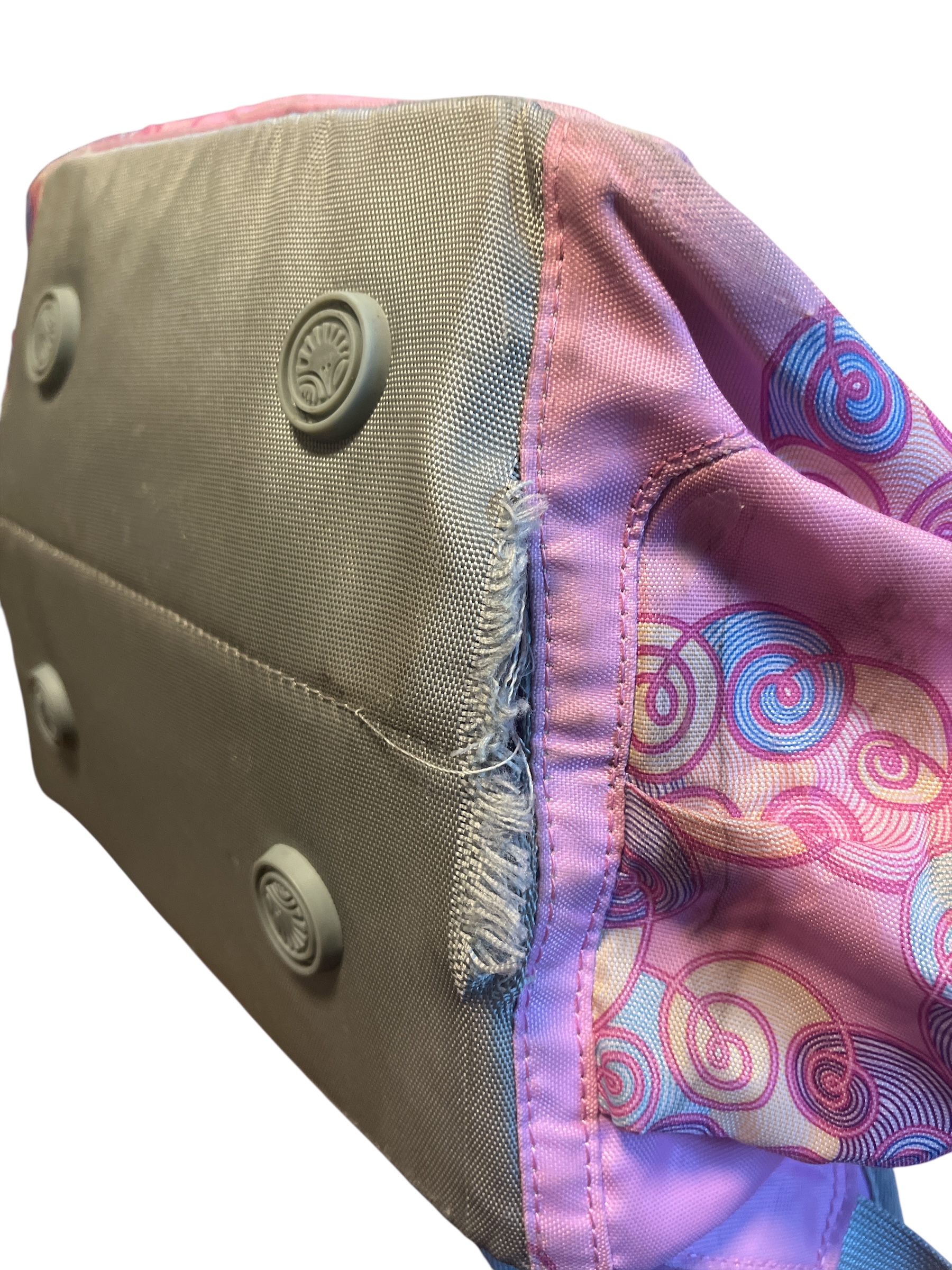 書包破損 School Bag Damage