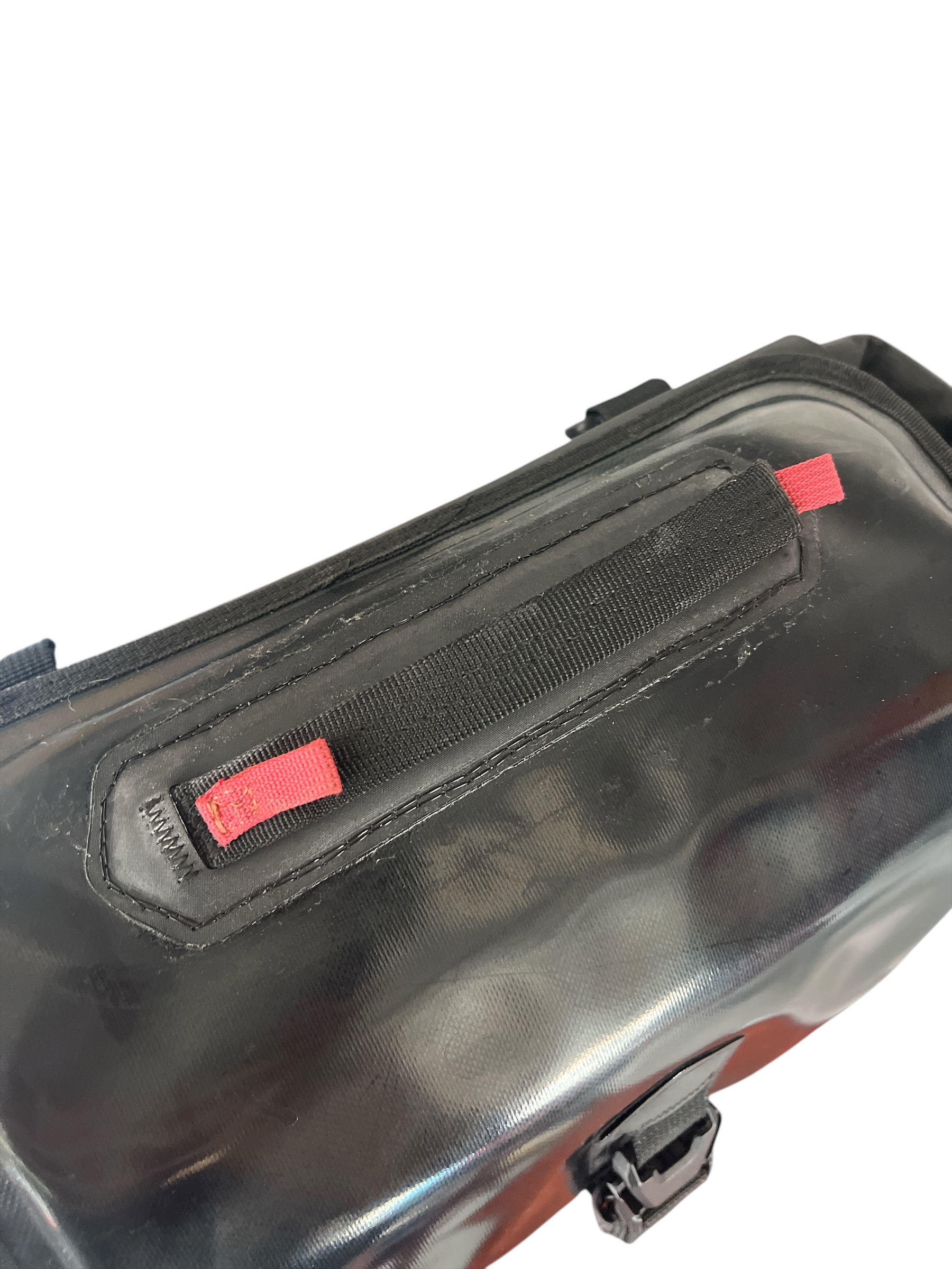 Motorcycle Bag Fabric Tear Repair 電單車袋撕裂布料修復服務