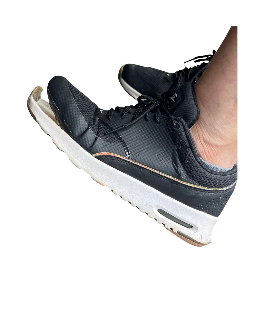 Sneaker Sole Glue and Stitching 波鞋鞋底粘補及拉線