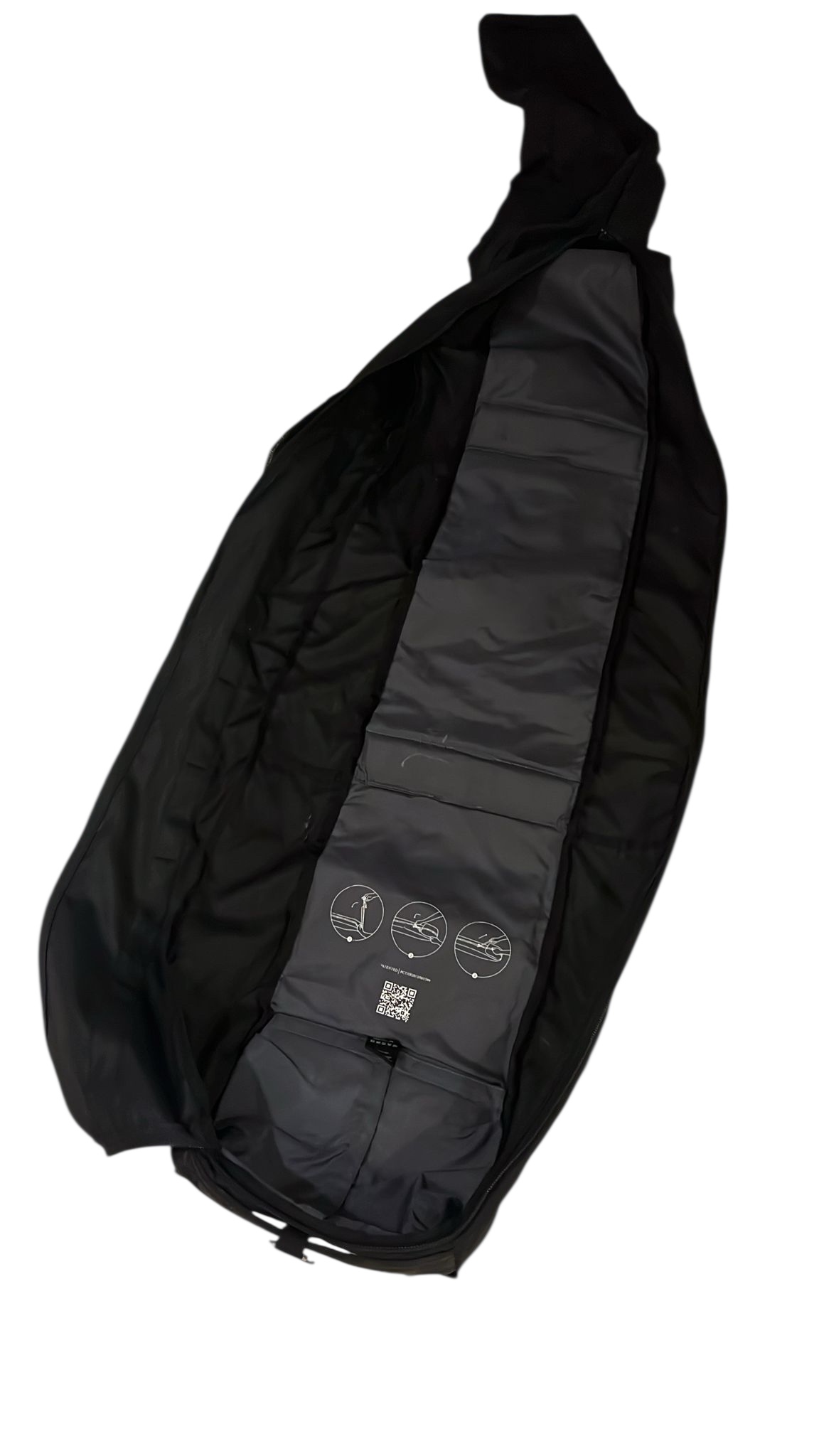 Ski bag equipped with durable inner fabric 滑雪袋加裝耐用內層布料