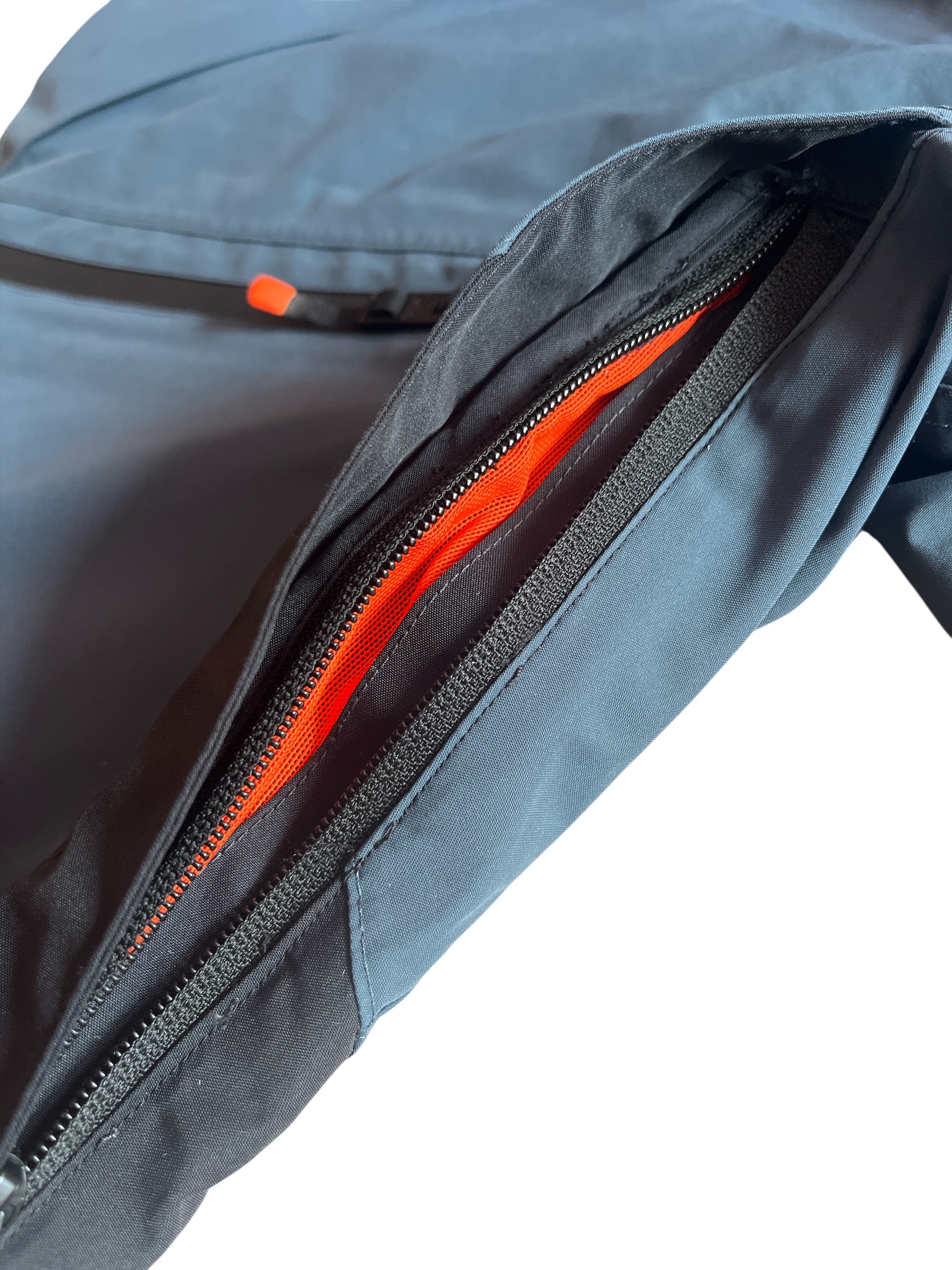 Ski Pants External Thigh Zips Restoration 滑雪褲外側大腿拉鏈修復