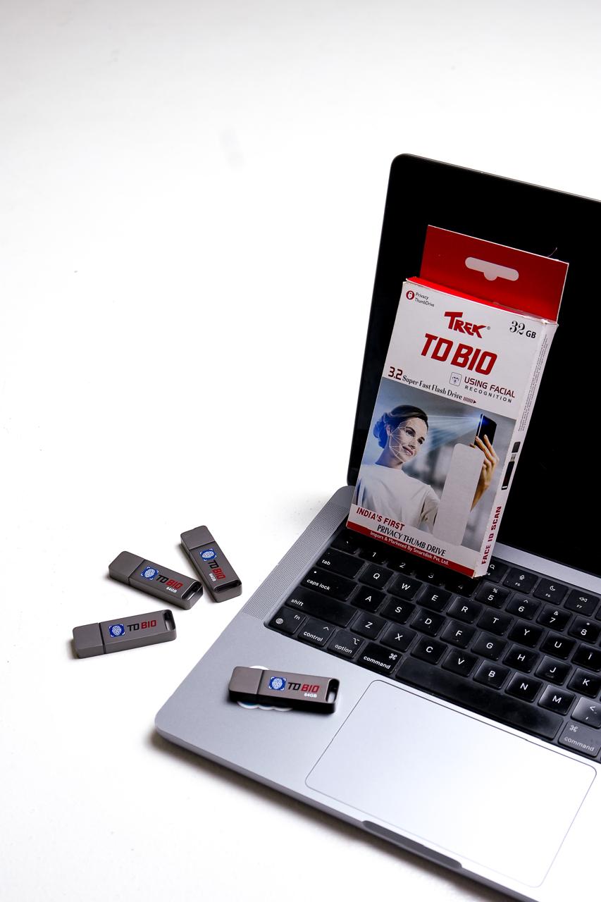 Trek TD BIO 32GB Privacy Thumb Drive