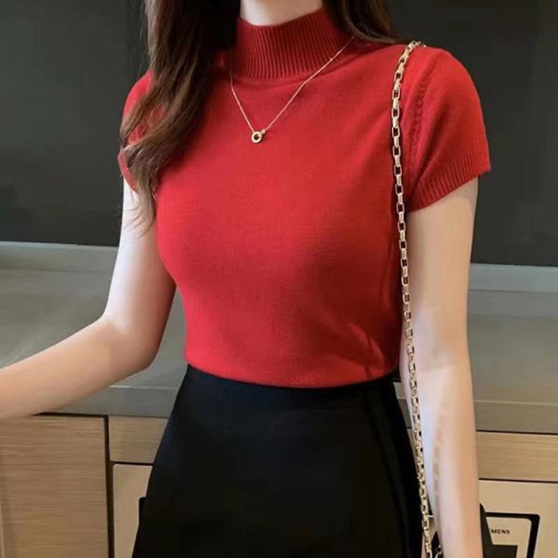 Women's Red Short Sleeve Knit Top