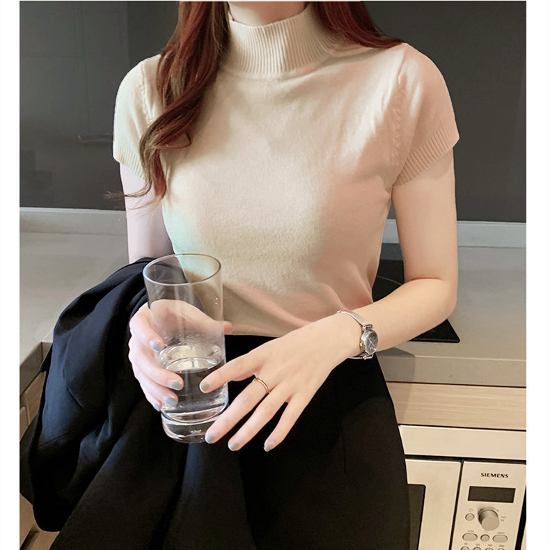 Women’s Short Sleeve Turtleneck Knit Top