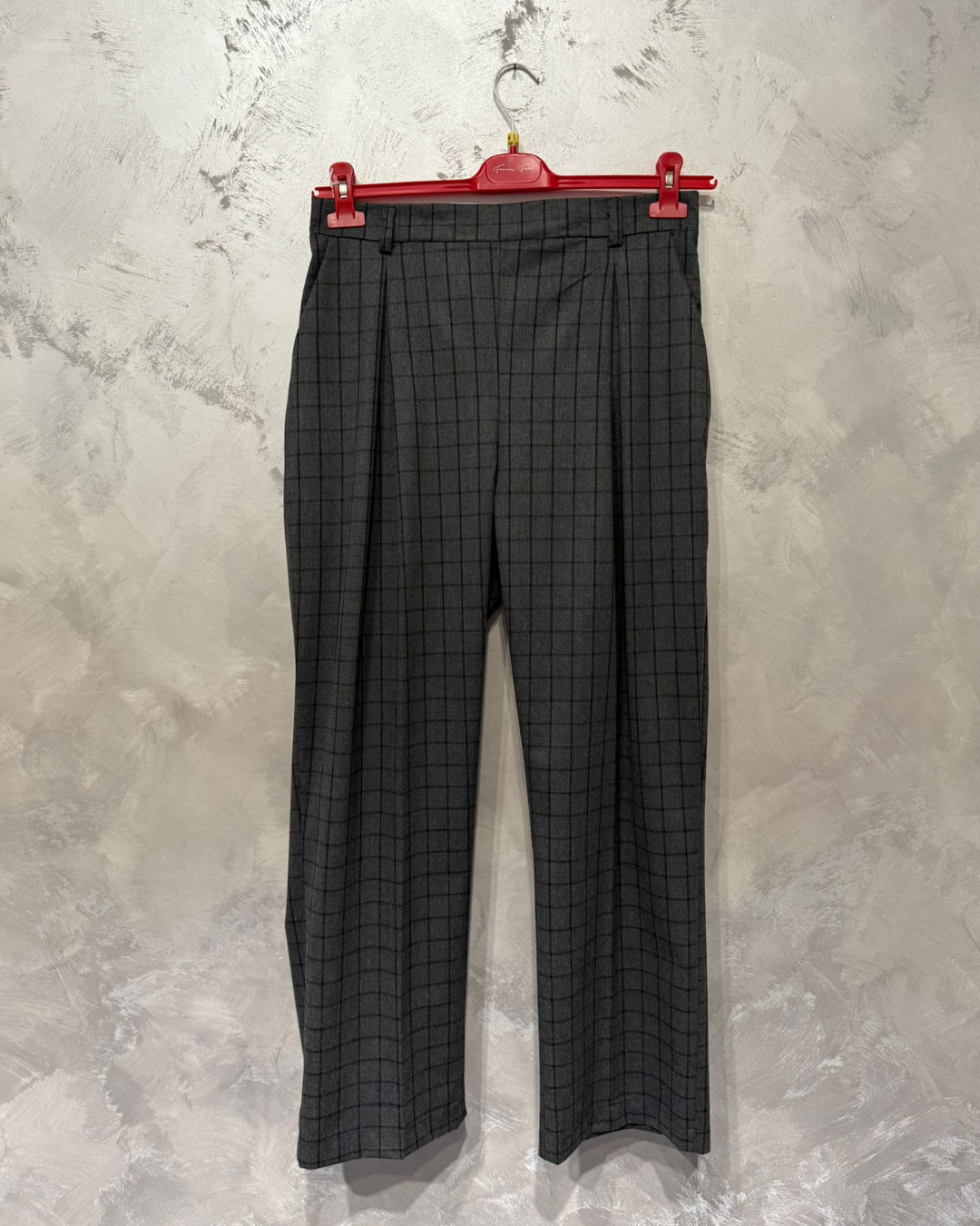 Pantaloni grigi con motivo quadrettato