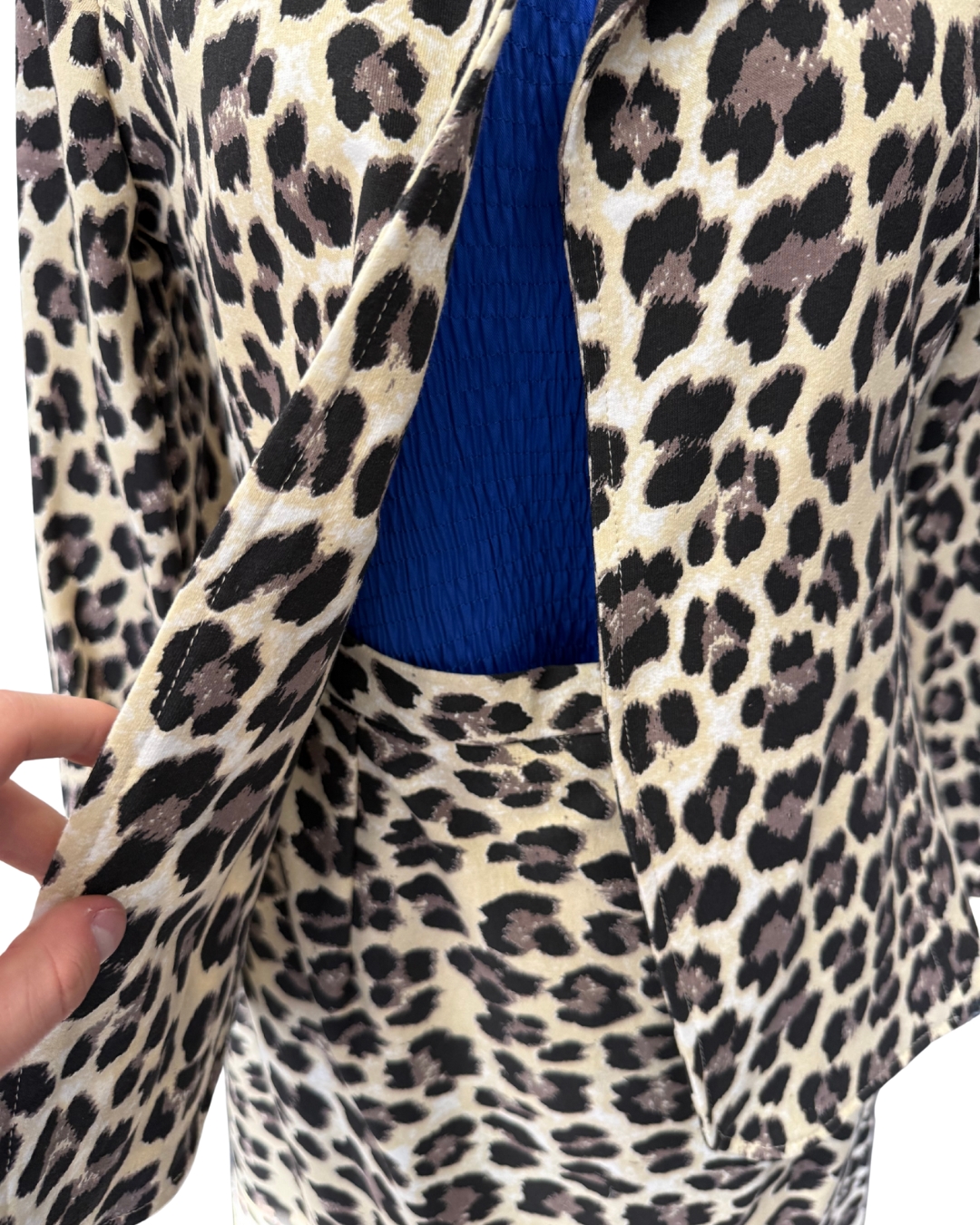 Completo giacca e gonna leopardate, completamente realizzate a mano