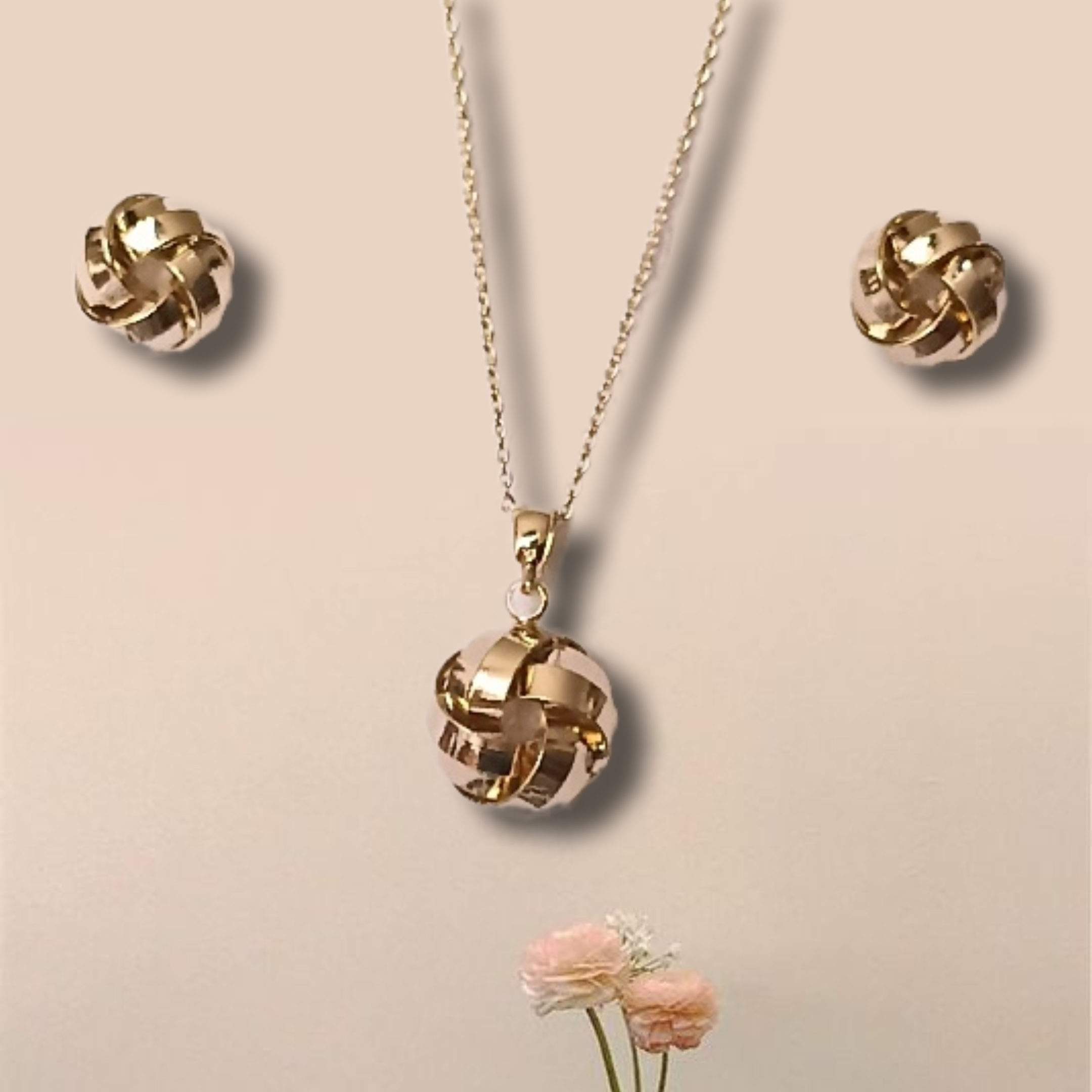 Conjunto de joyería dorada