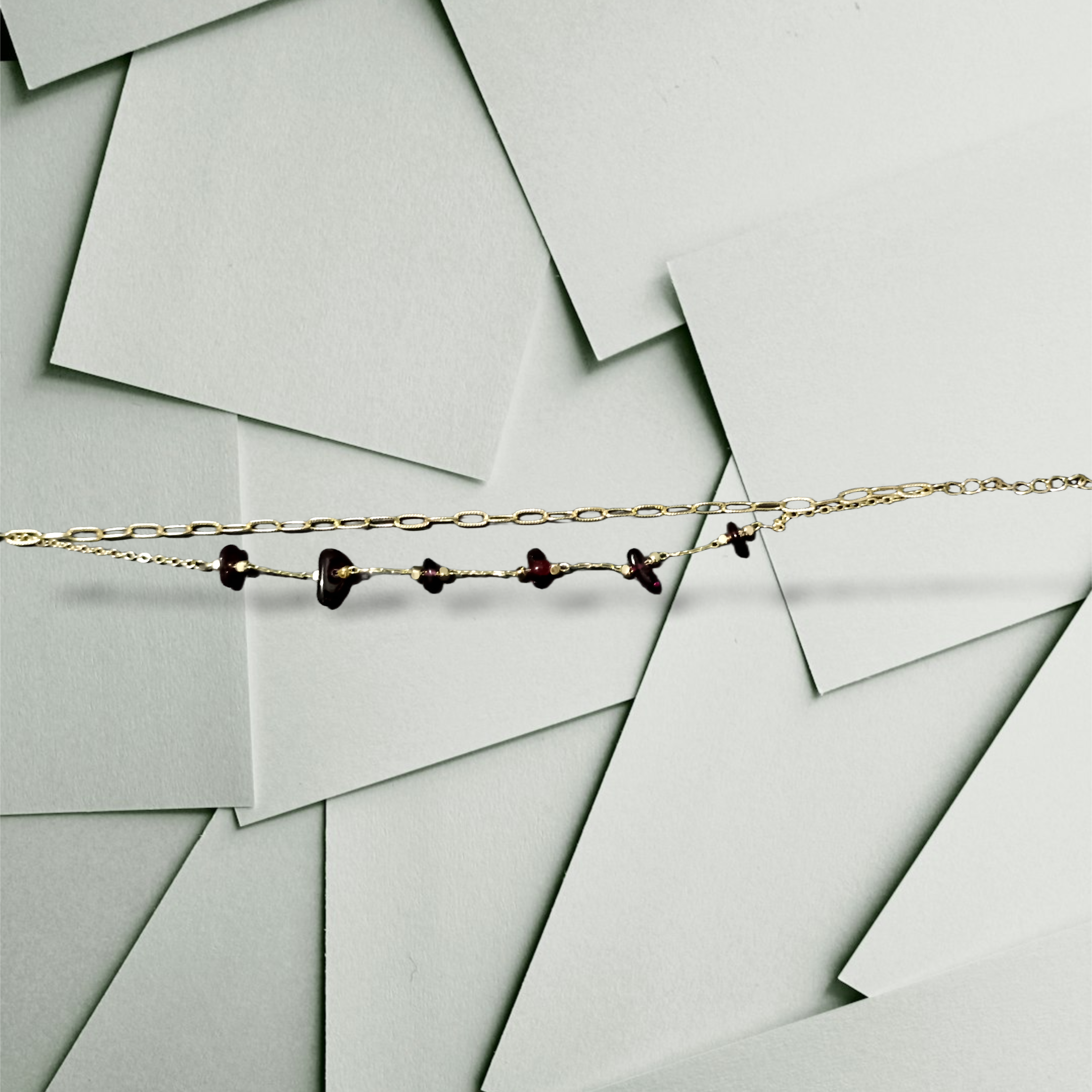 Pulso con piedras purpura 